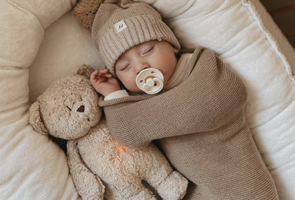 Moonie Bears | The Ultimate Sleep Aid for Babies. Designed to provide the perfect sleep environment they offer a soothing pink noise and night light for added comfort. They even come with a built-in