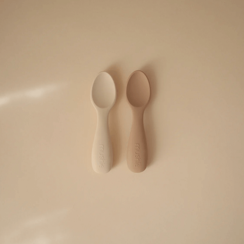 Mushie Toddler Starter Spoons - Natural/Shifting Sand