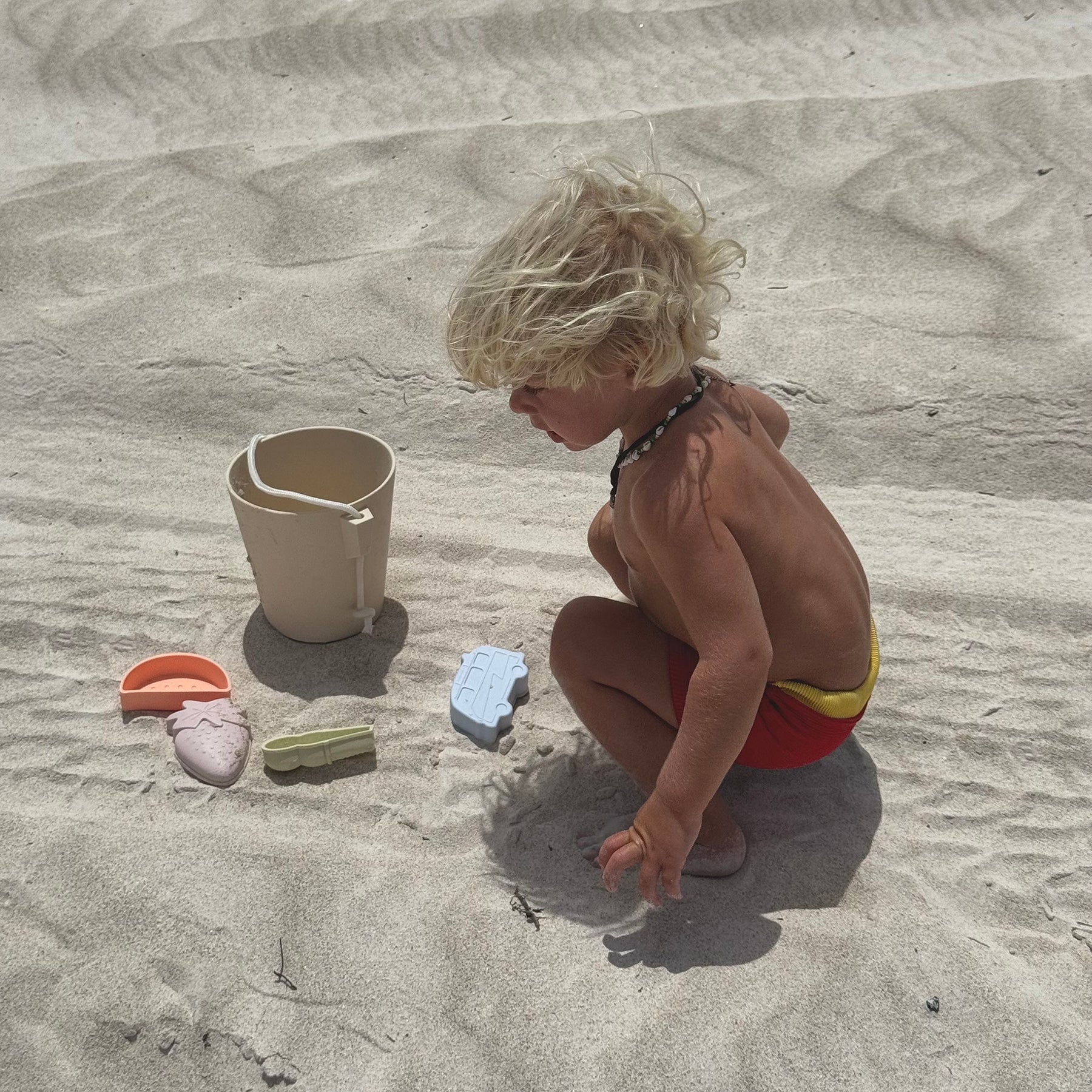 Sunnylife Silicone Bucket & Spade Set - Apple Sorbet