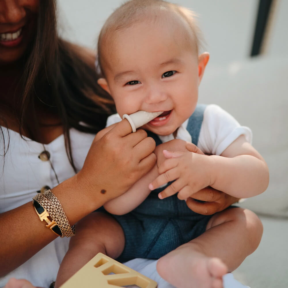 Mushie Finger Toothbrush - Shifting Sand/Blush