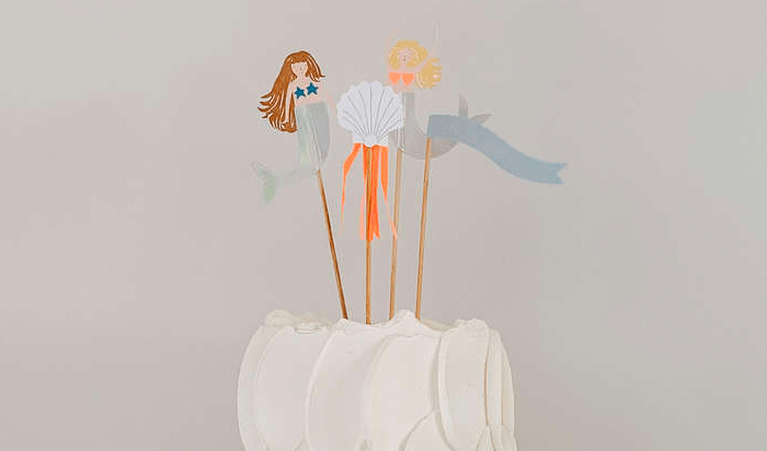 This gorgeous Unicorn Mermaid party is every little girls dream. Filled with pastel hues and lovely balloons.