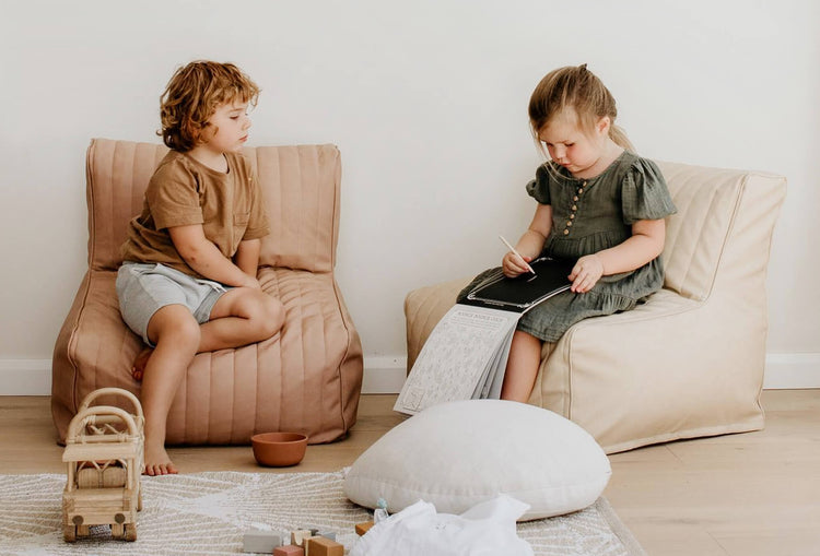 Henlee brings us gorgeous luxe vegan leather goods for you and your little ones. Non-toxic they are designed in Australia. Available in New Zealand from Little Gatherer Children's and family boutique online and in store..