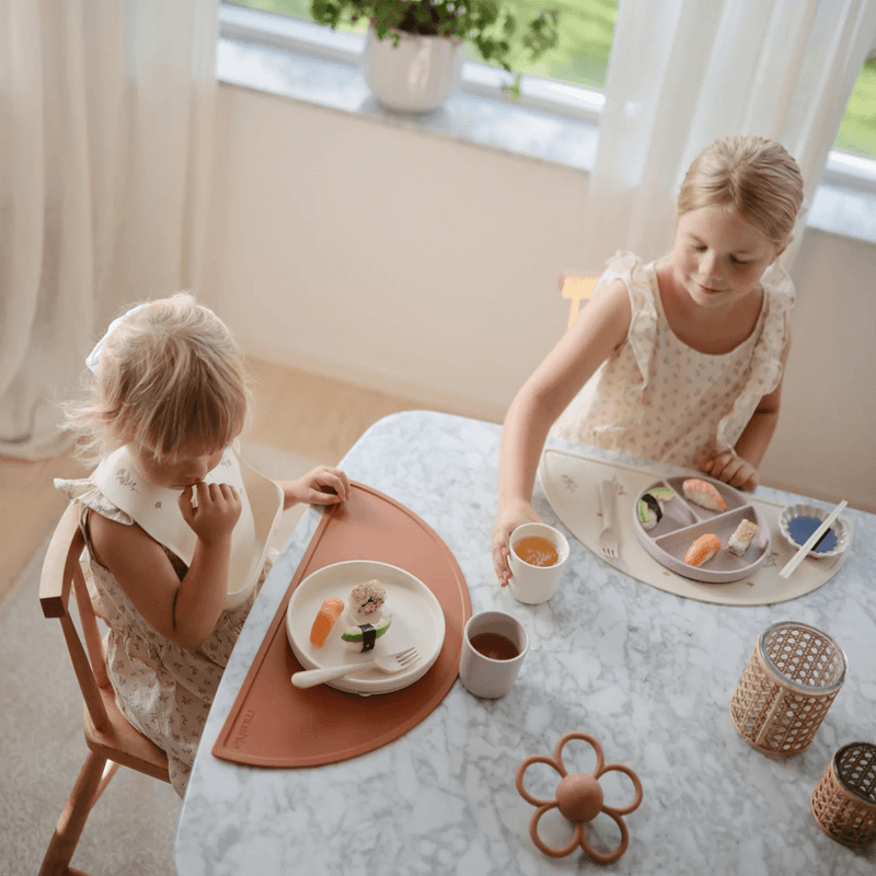 Mushie Classic Silicone Suction Plate - Ivory