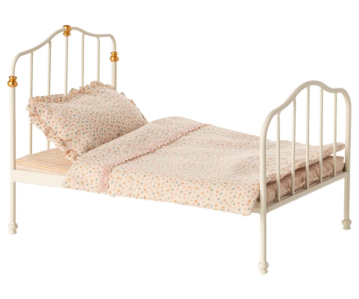 Maileg Vintage Double Bed Mouse - Off-white