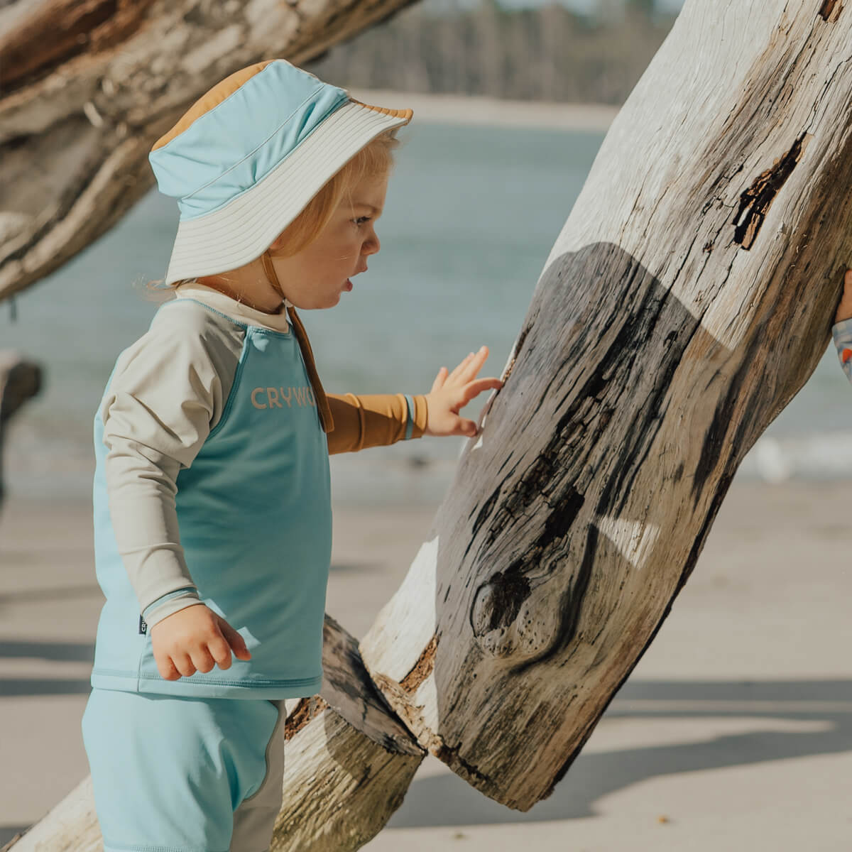Crywolf Swim Bucket Hat - Ocean Colourblock