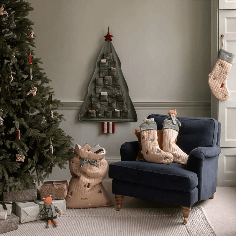 Avery Row Advent Calendar - Christmas Tree