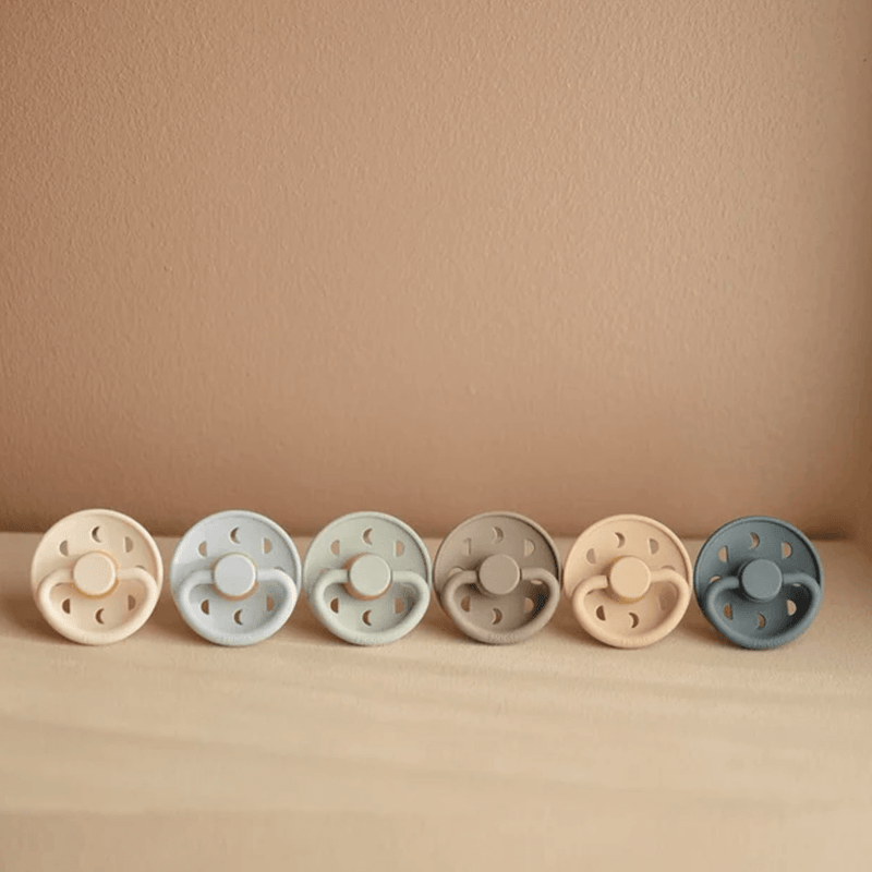 Frigg Pacifier - Latex - Moon Phase Crossiant
