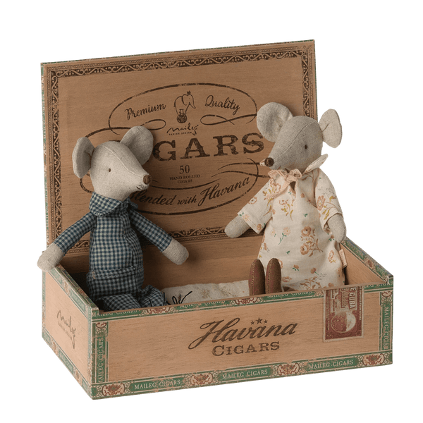 Maileg Grandma & Grandpa Mice in Cigarbox