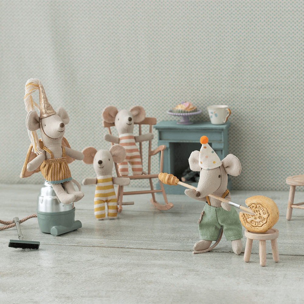 Mouse Clown Clothes in Suitcase - Little Brother