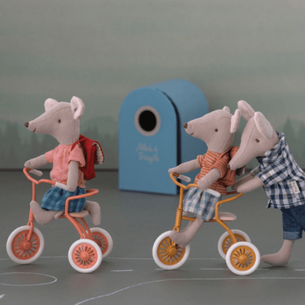 Maileg Abri A Tricycle Mouse - Coral