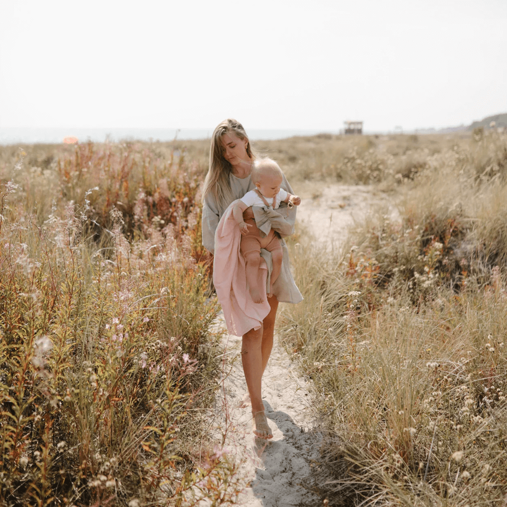 Mushie Swaddle - Rose Vanilla