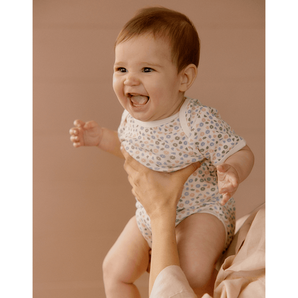 Nature Baby Short Sleeve Bodysuit - Chamomile Blooms