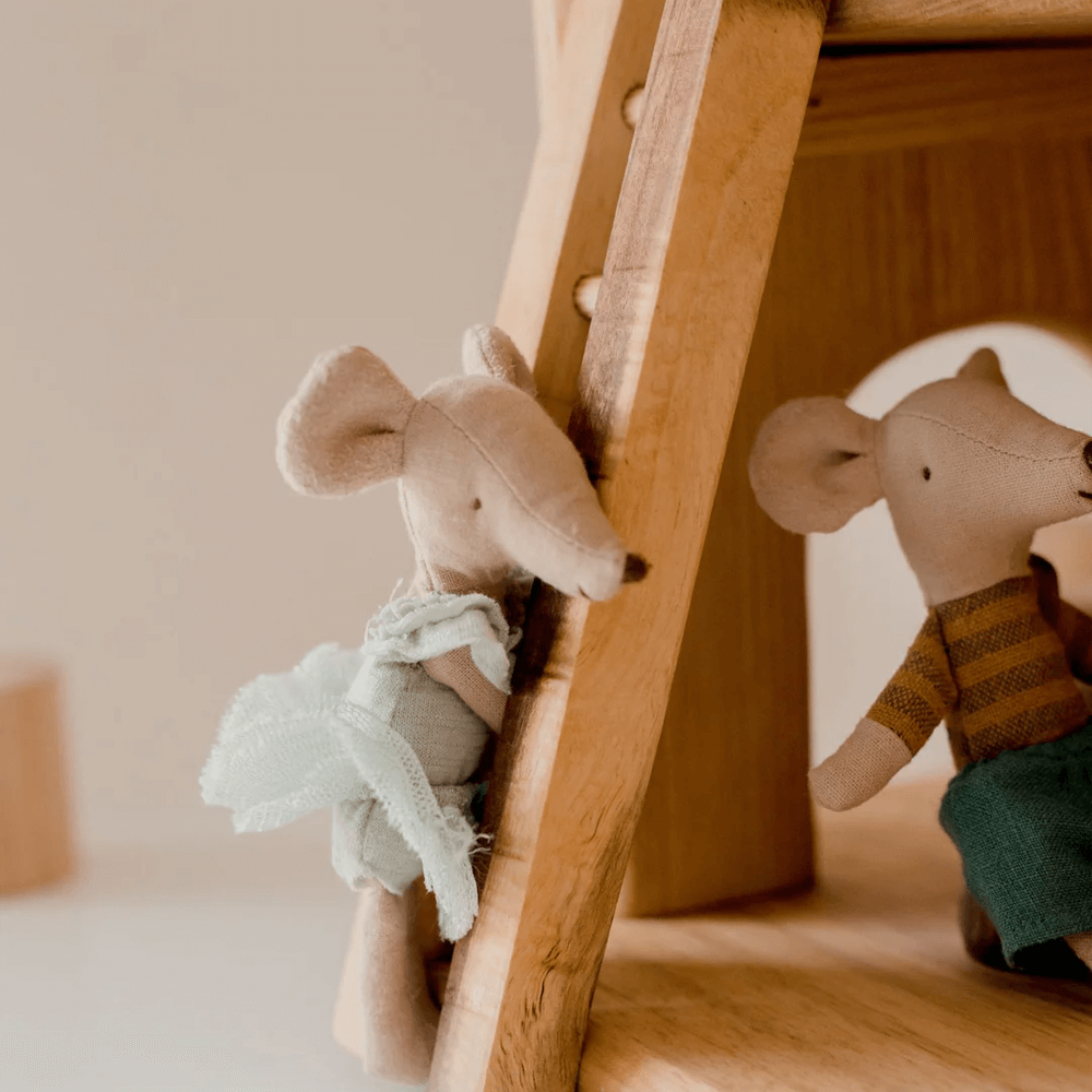 Q Toys Two Storey Cottage