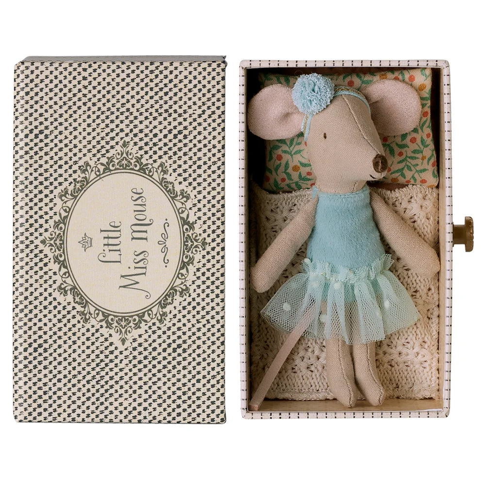 Maileg Mouse Dancing Little Sister in Daybed