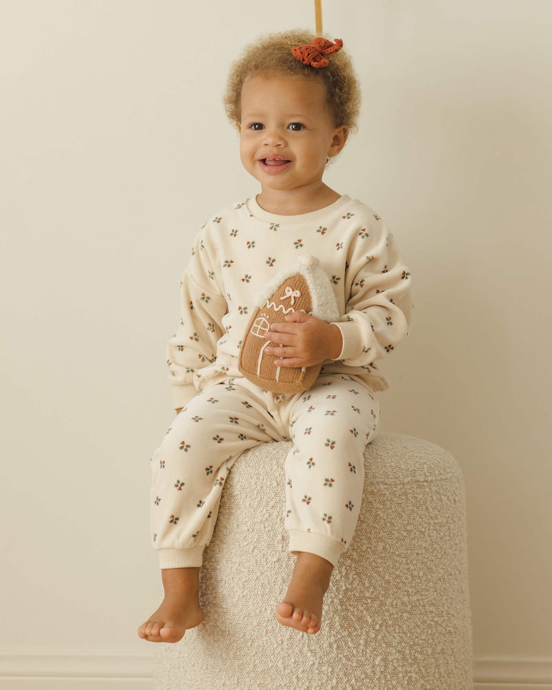 Quincy Mae Velour Relaxed Sweatpant - Holly Berry
