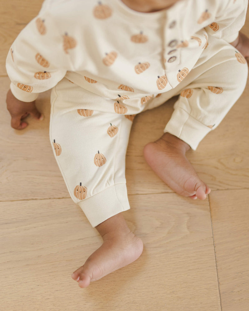 Quincy Mae Relaxed Fleece Jumpsuit - Smiley Pumpkins