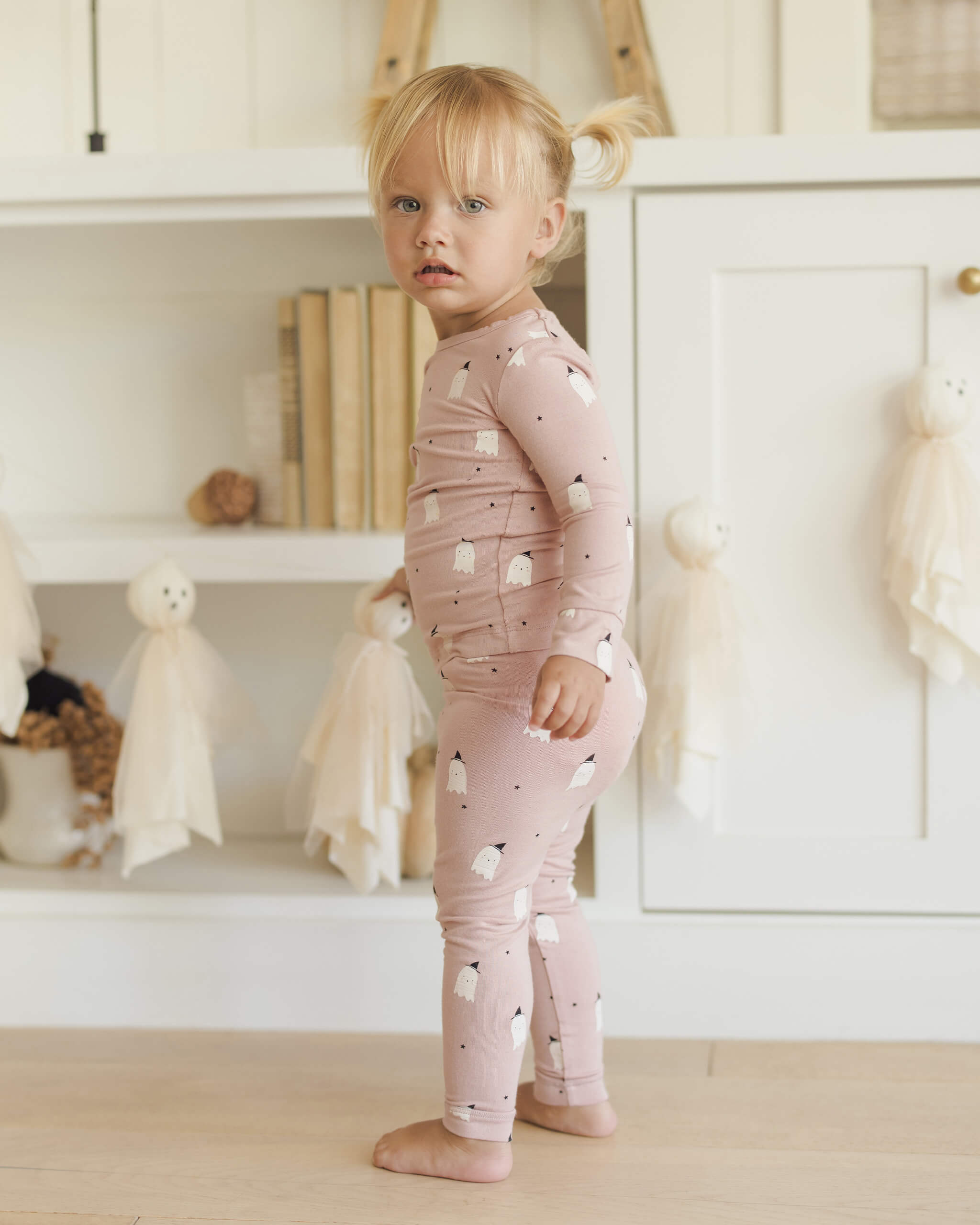 Quincy Mae Bamboo Pajama Set - Pink Ghosts