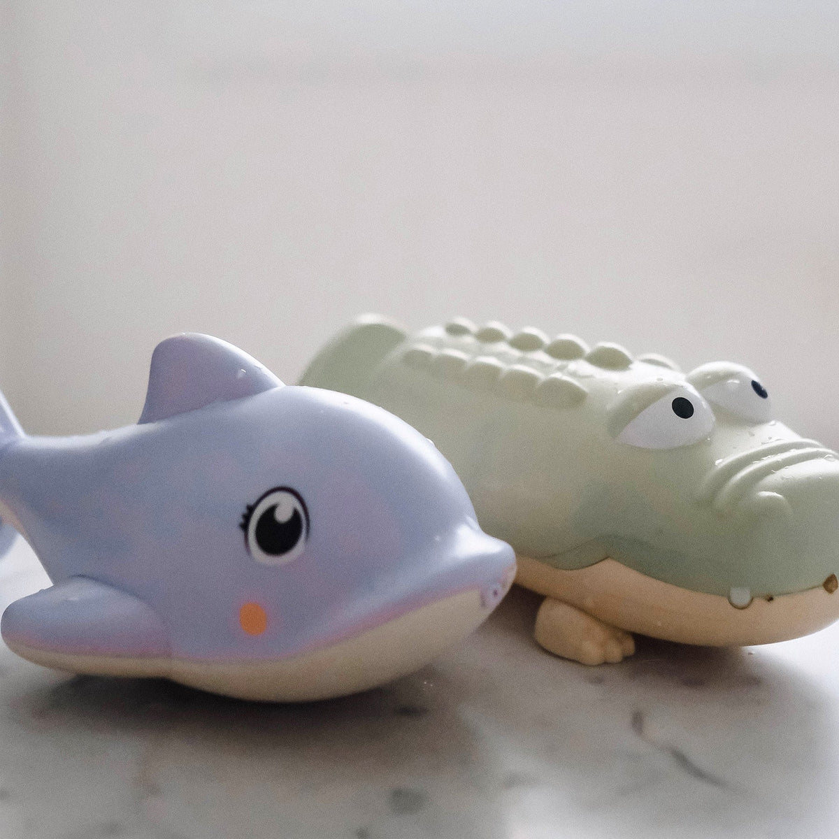 Sunnylife Water Squirters - Dolphin Pastel Lilac