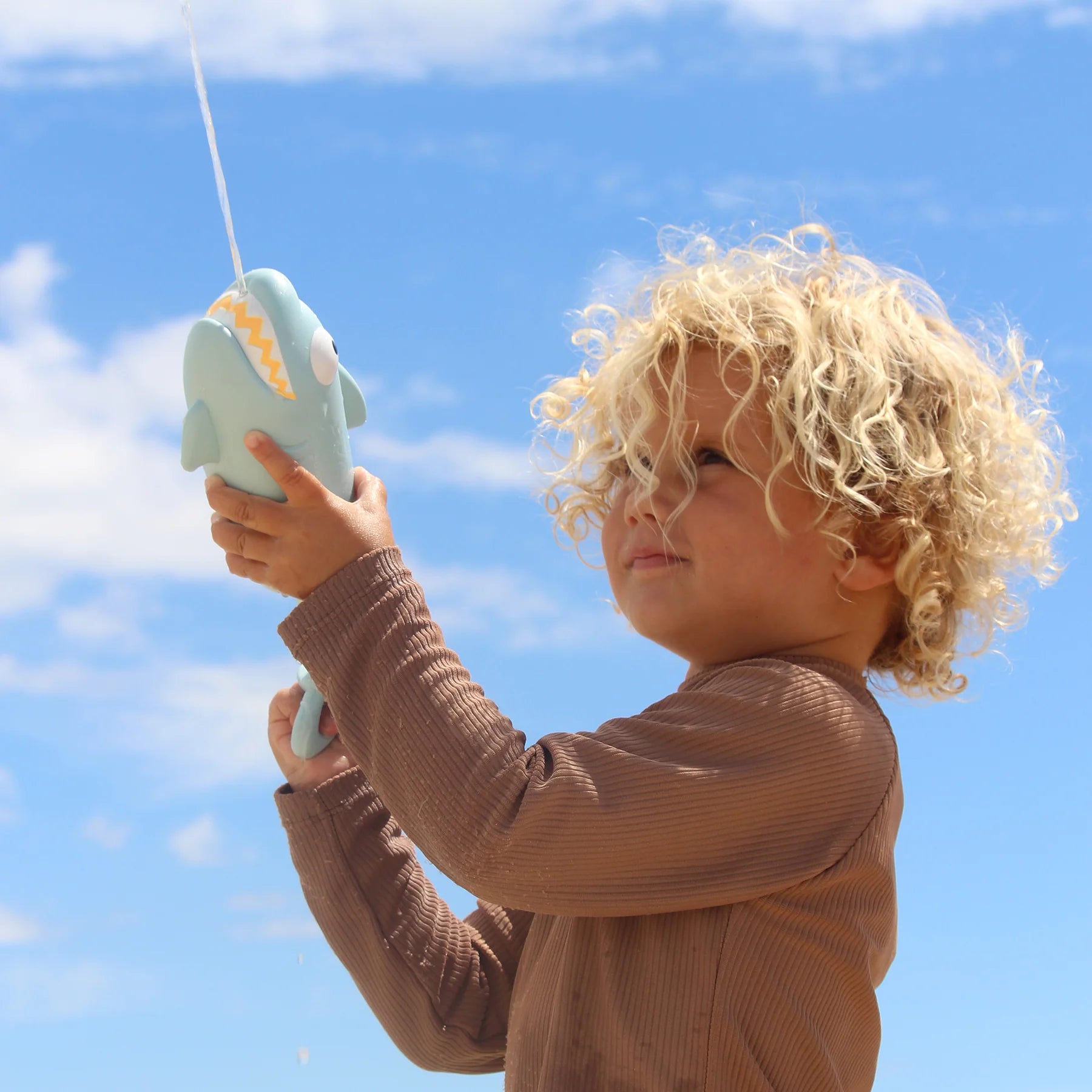 Sunnylife Water Squirters - Shark Pastel Blue