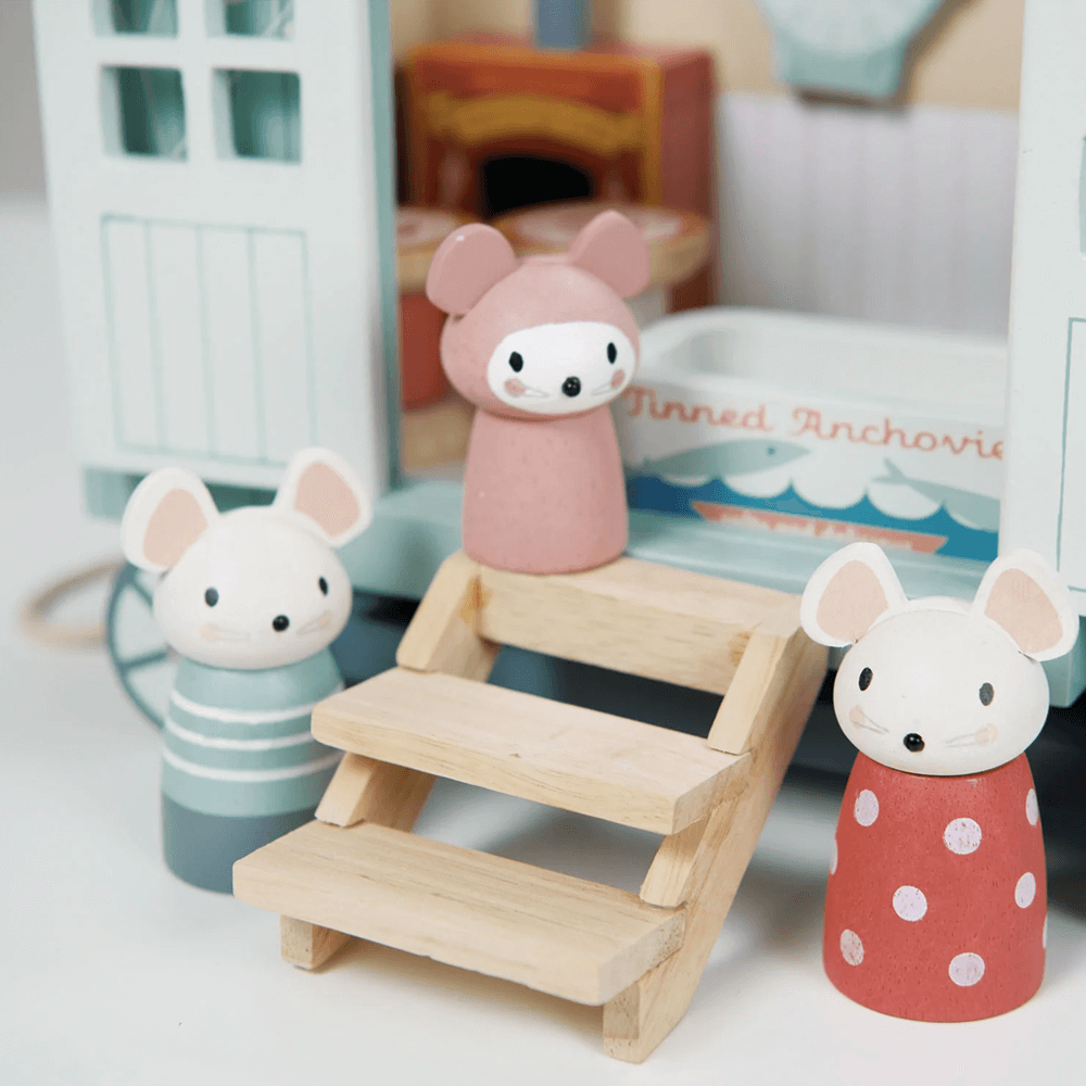 Tender Leaf Secret Meadow Shepherd’s Hut