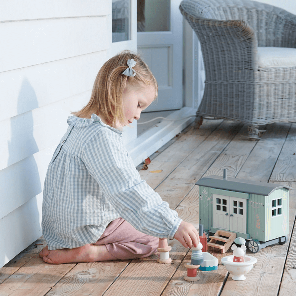 Tender Leaf Secret Meadow Shepherd’s Hut