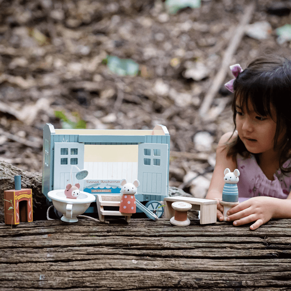 Tender Leaf Secret Meadow Shepherd’s Hut