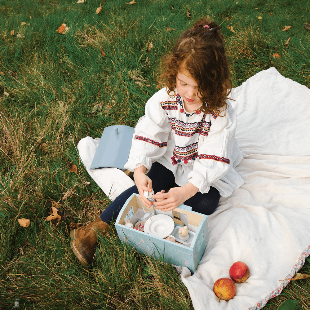 Tender Leaf Secret Meadow Shepherd’s Hut