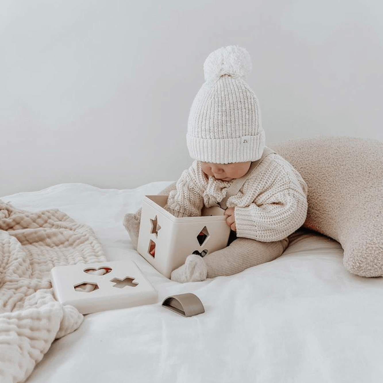 Mushie Shape Sorting Box