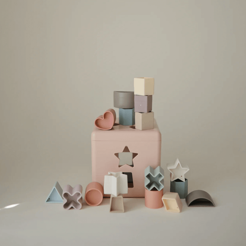 Mushie Shape Sorting Box - Blush