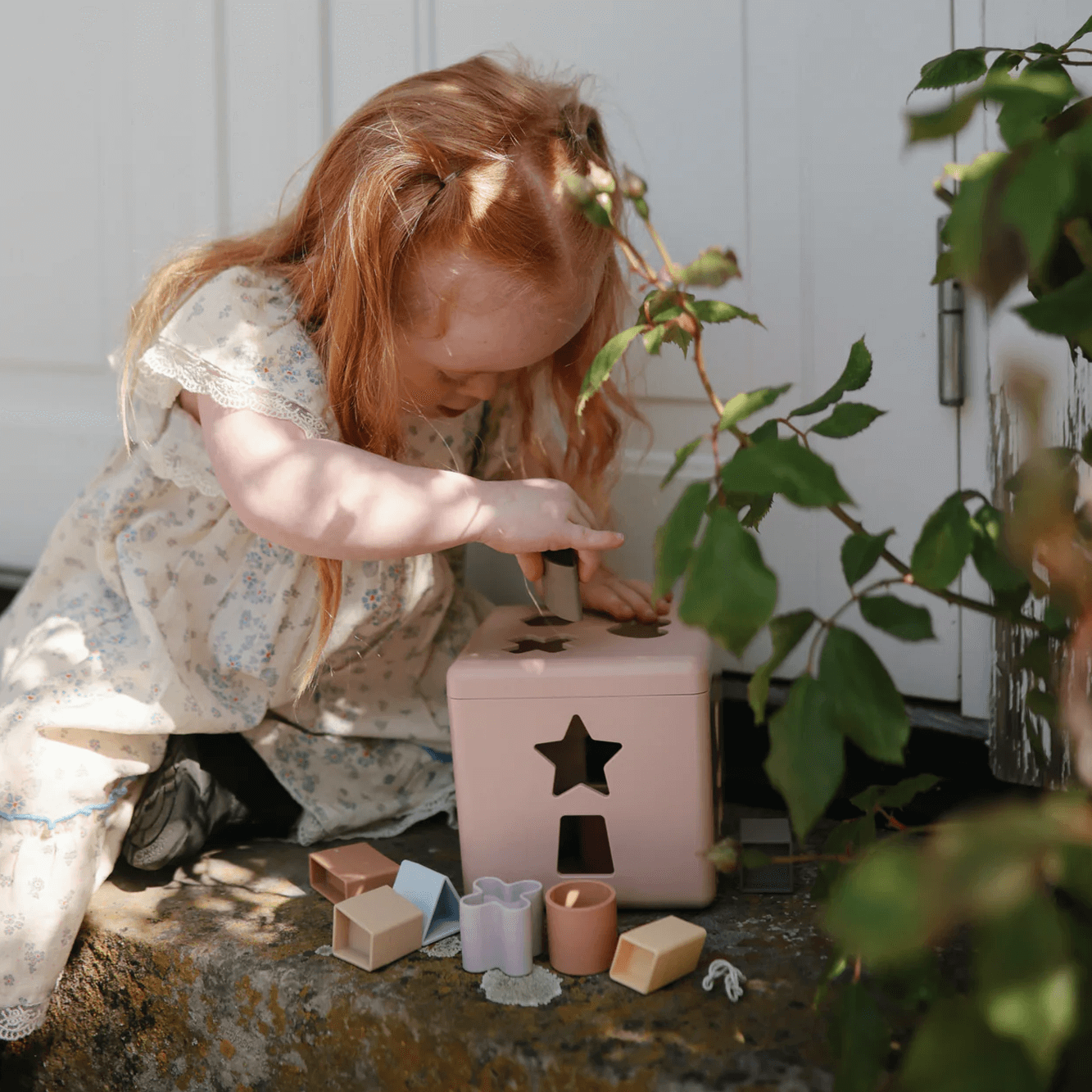 Mushie Shape Sorting Box - Blush