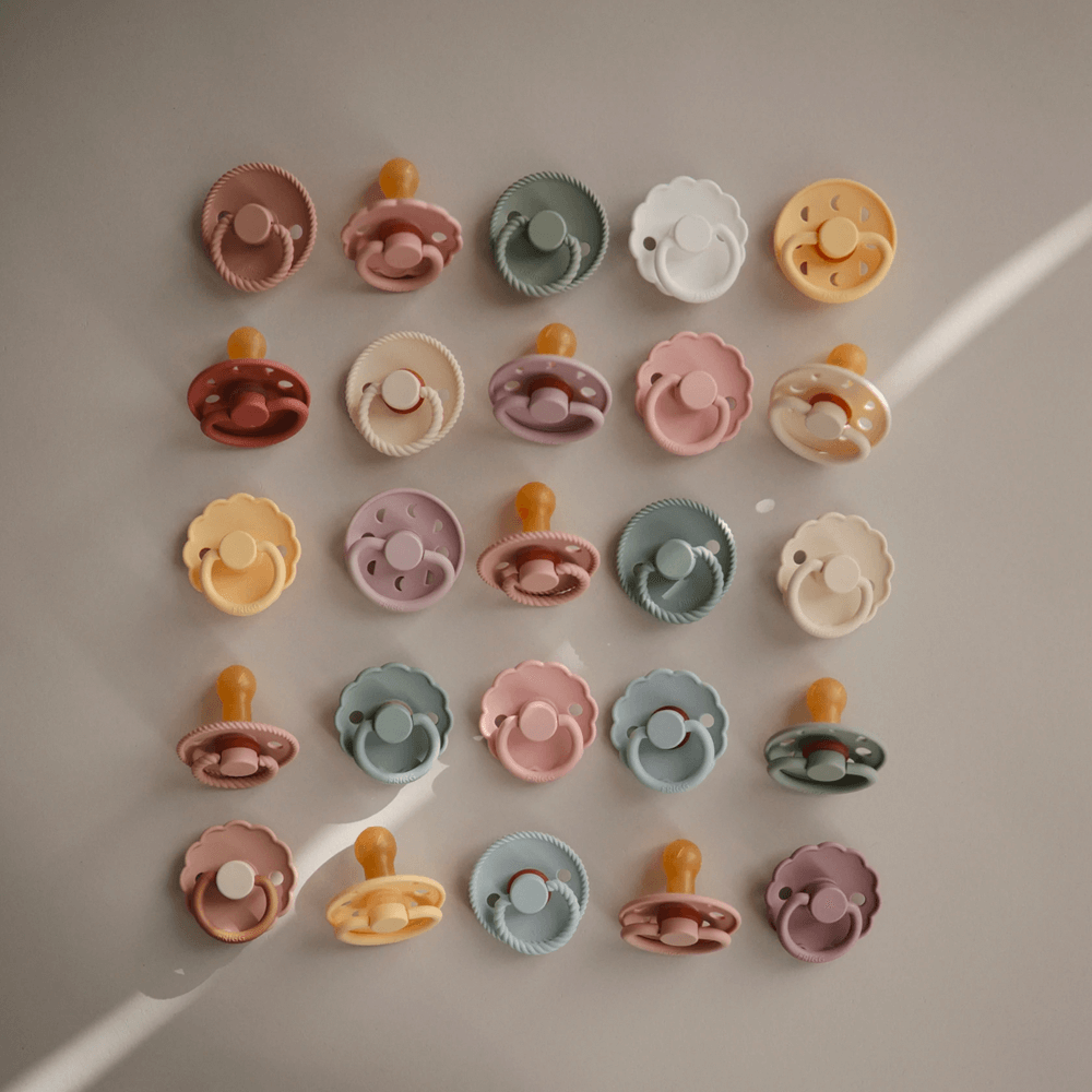 Frigg Pacifier - Latex - Daisy Blush