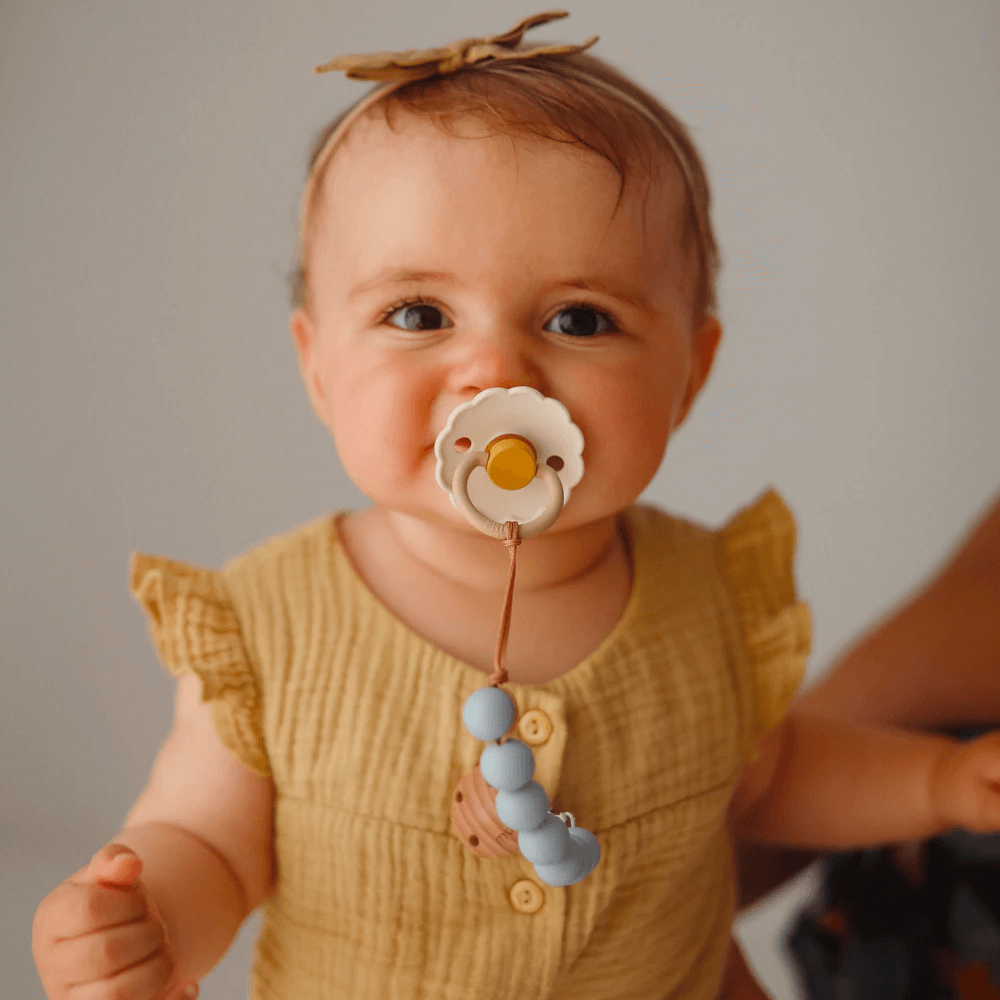 Frigg Pacifier Daisy - Latex - Chamomile