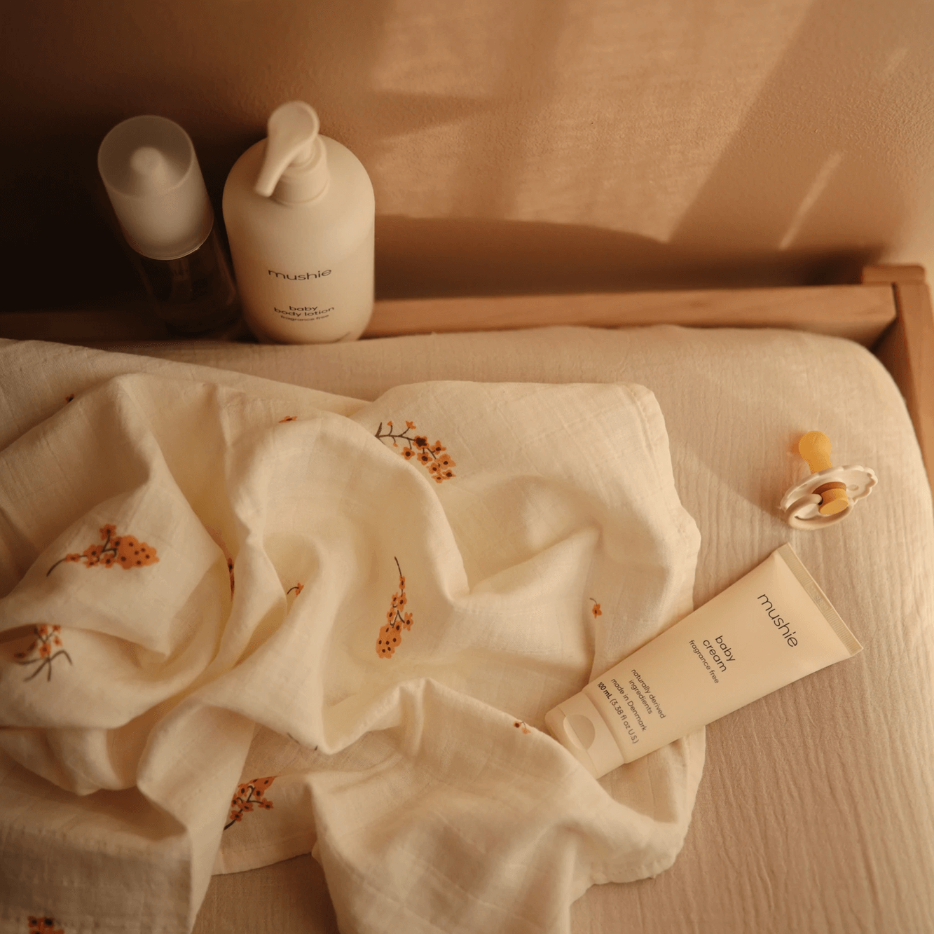 Frigg Pacifier Daisy - Latex - Chamomile