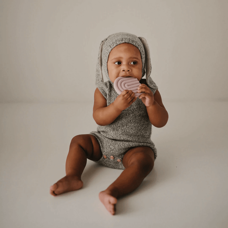 Mushie Rainbow Teether - Mauve