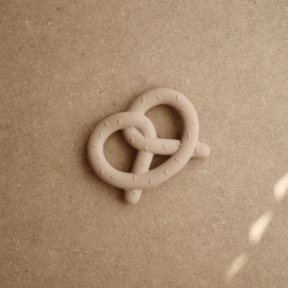 Mushie Pretzel Teether - Natural