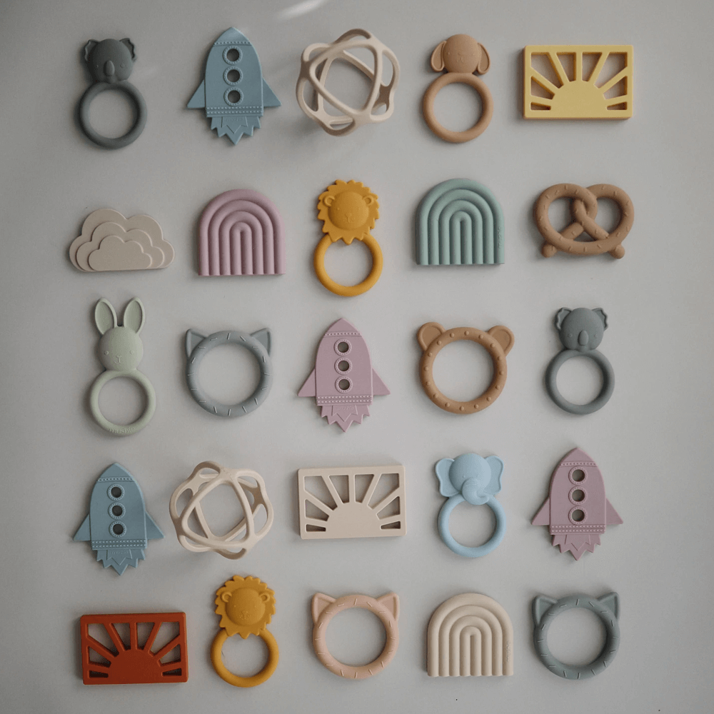 Mushie Pretzel Teether - Natural