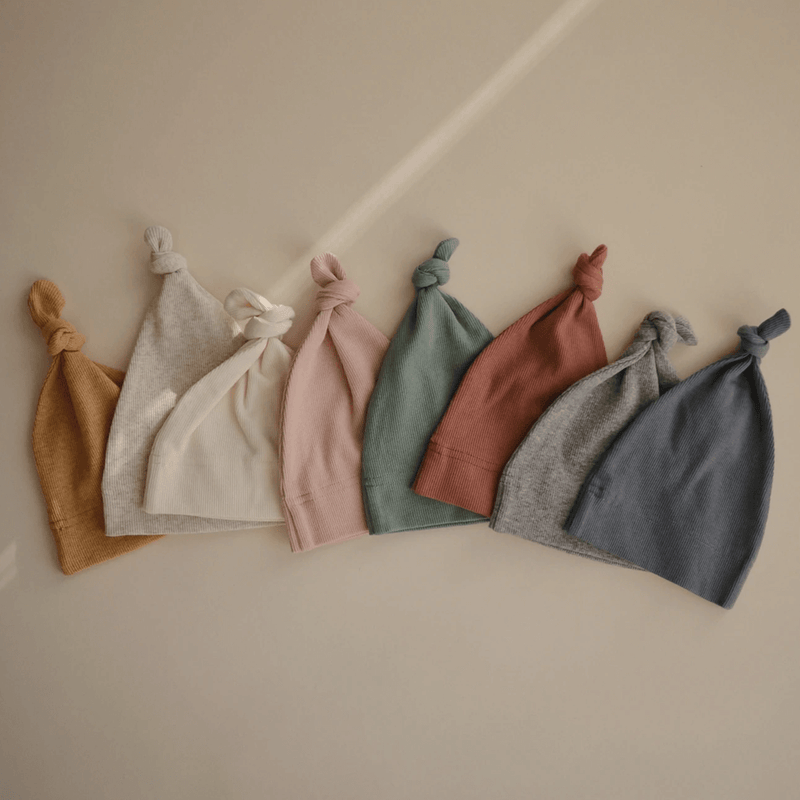 Mushie Ribbed Baby Beanie - Beige Melange