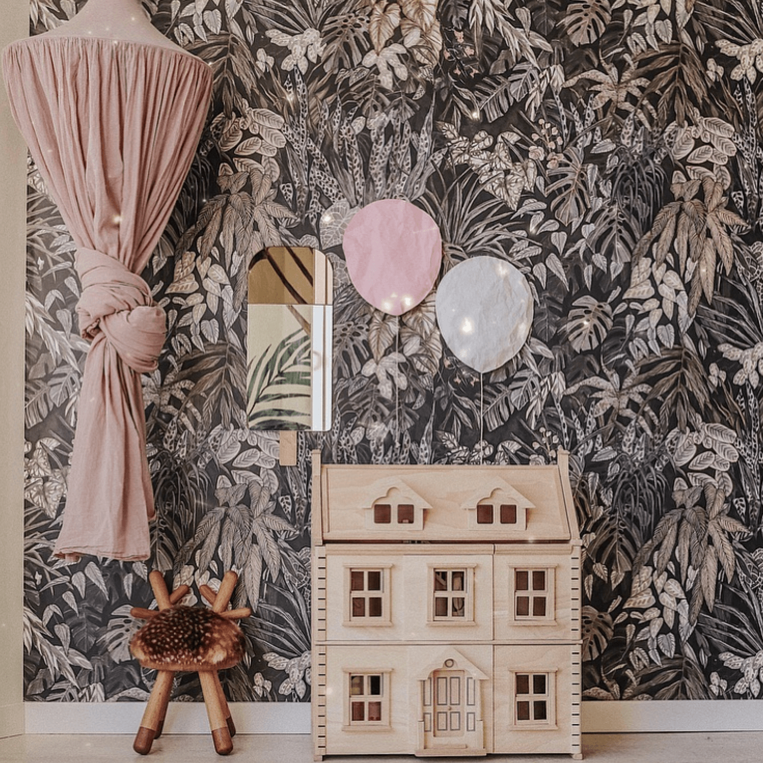 PlanToys Victorian Doll House